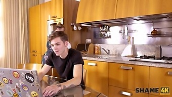 Възрастни И Тийнейджъри